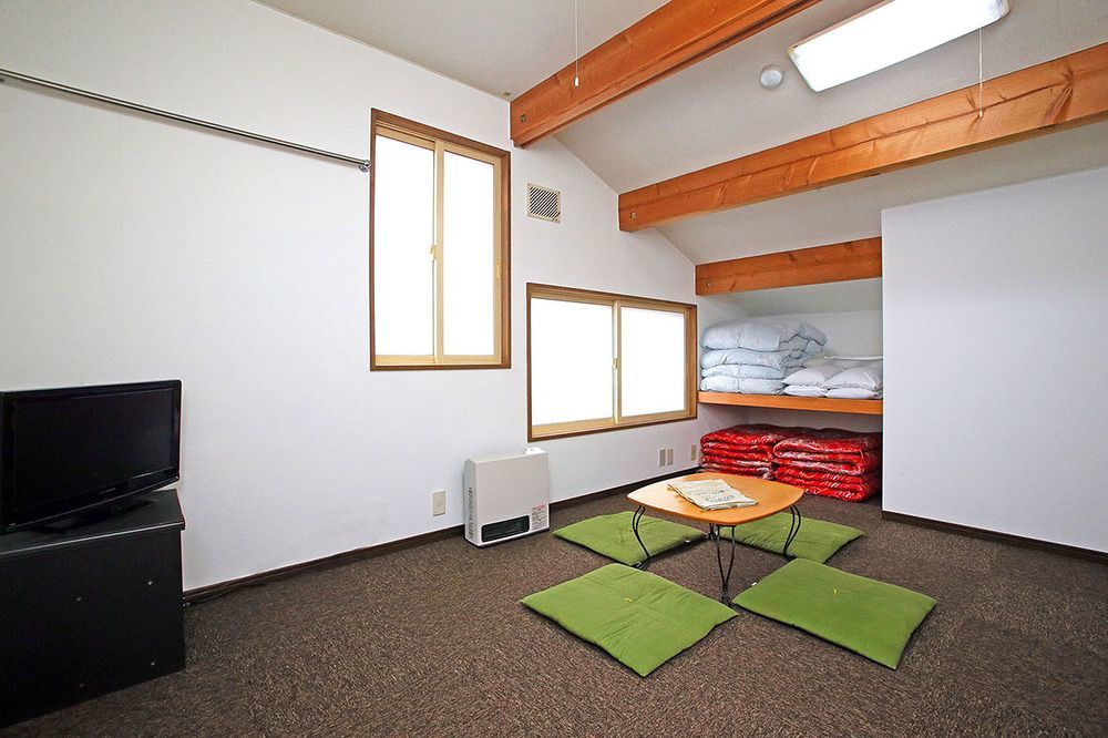 Nozawaonsen Guest House Miyazawa Экстерьер фото