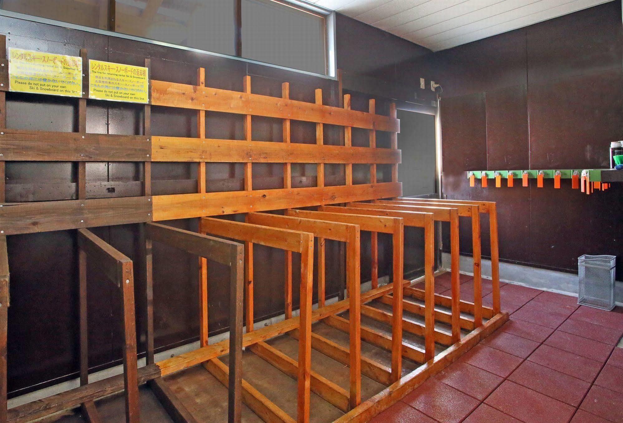 Nozawaonsen Guest House Miyazawa Экстерьер фото