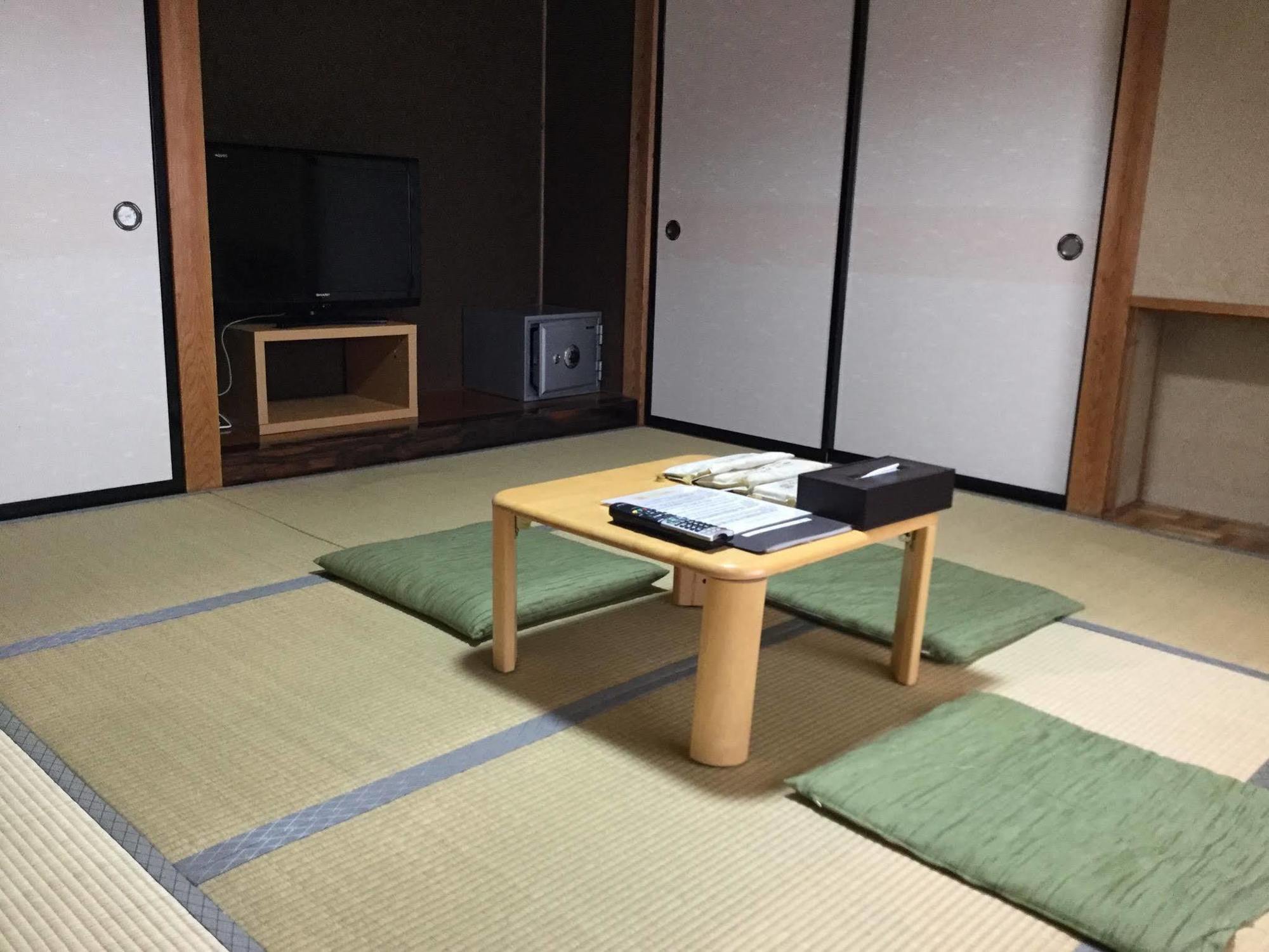Nozawaonsen Guest House Miyazawa Экстерьер фото