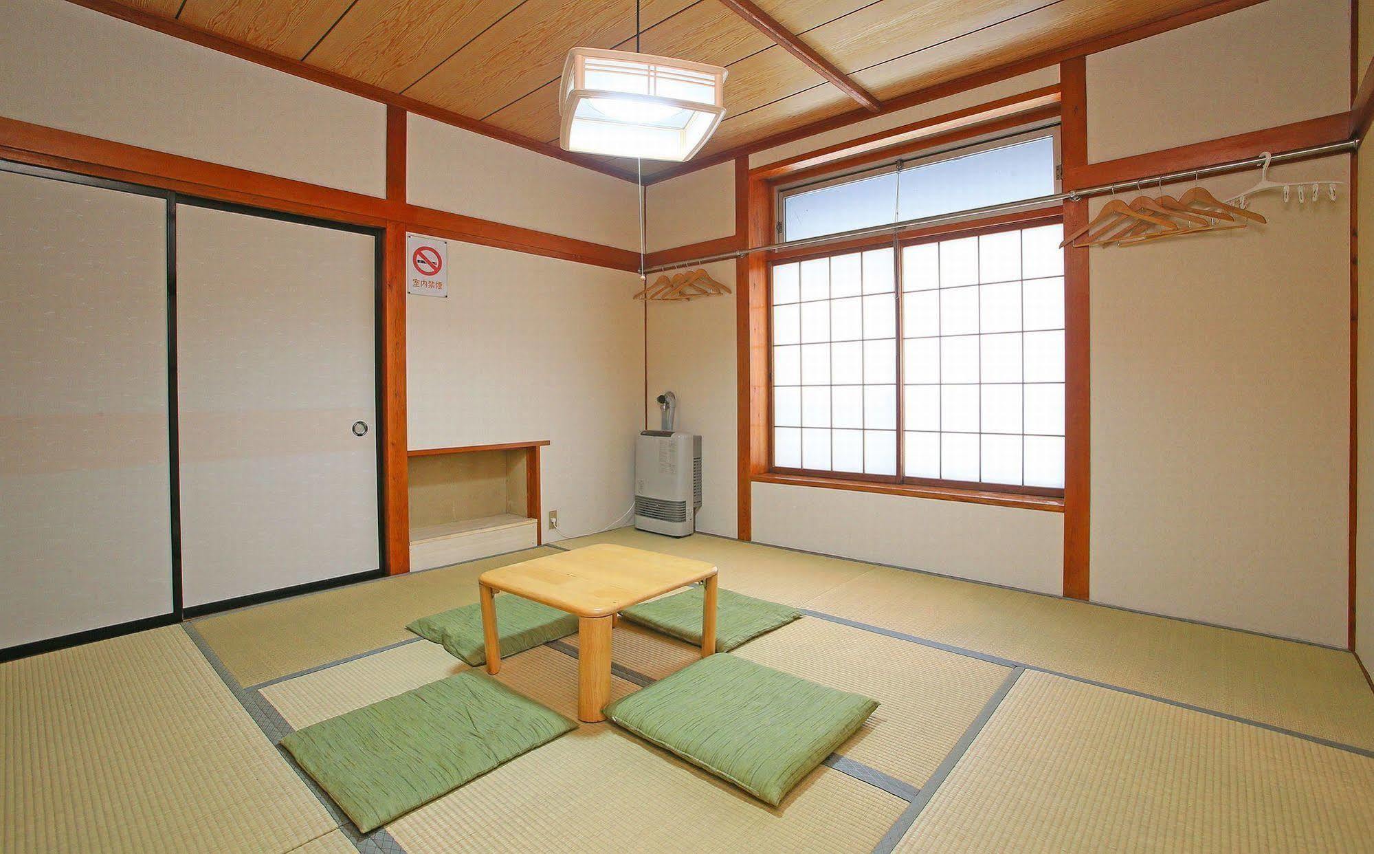 Nozawaonsen Guest House Miyazawa Экстерьер фото