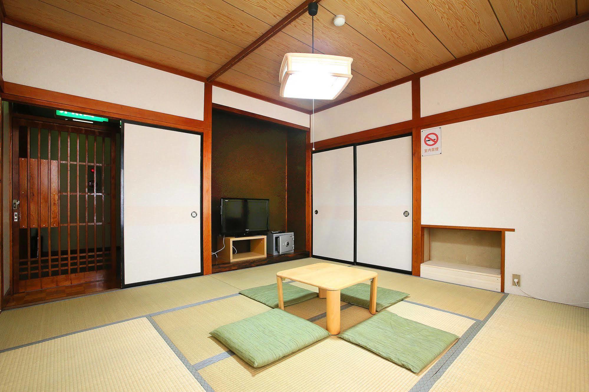 Nozawaonsen Guest House Miyazawa Экстерьер фото